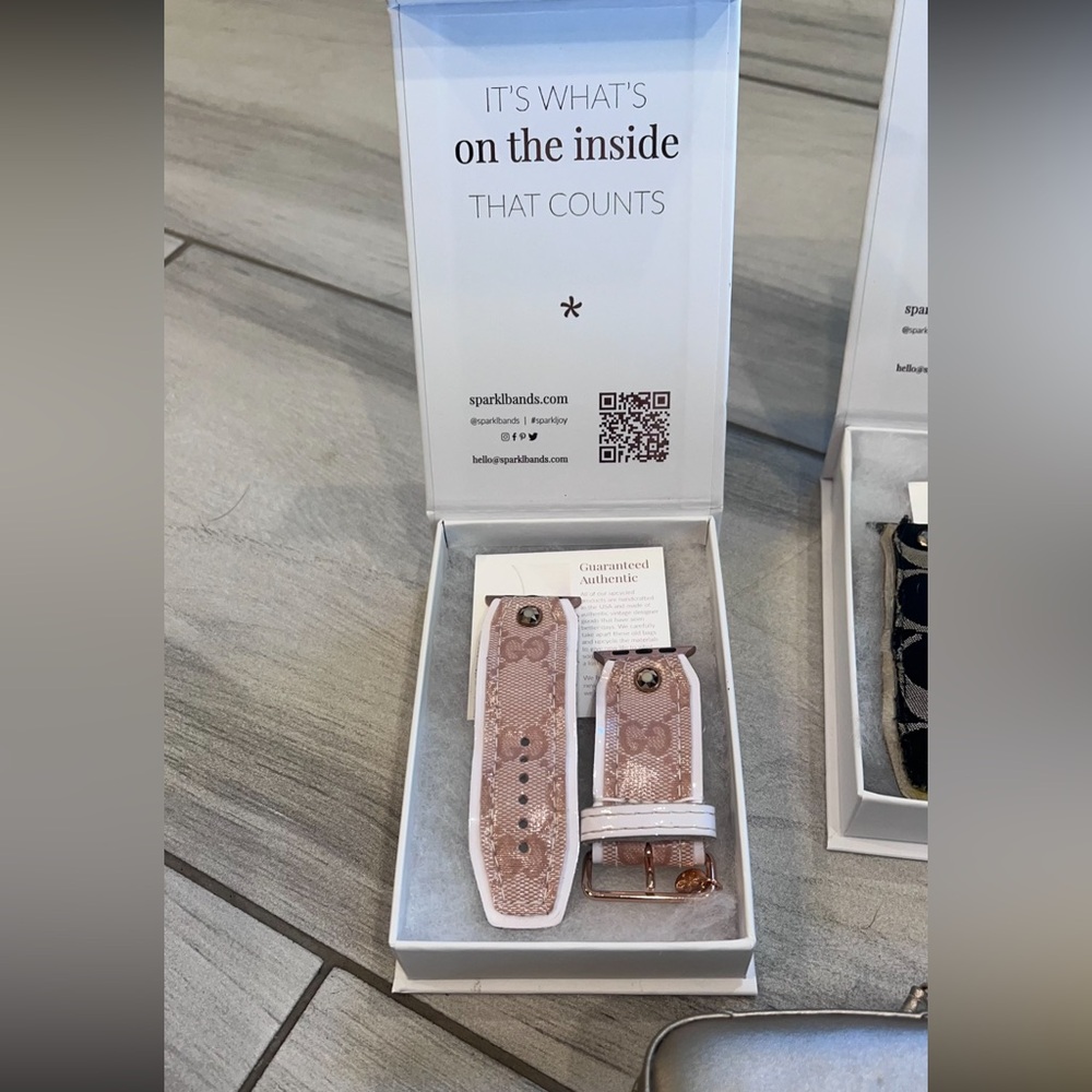 Sparkl size 2 Sivella GG patent 
Apple 38/40mm watch band